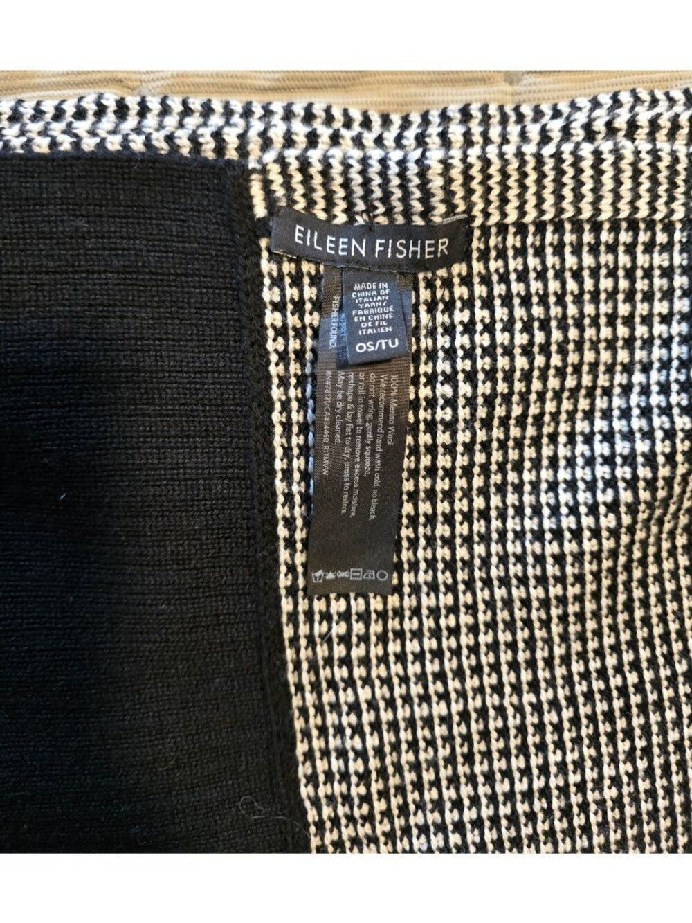 Eileen Fisher Black & White Merino Wool Knit Scarf old money classic academia